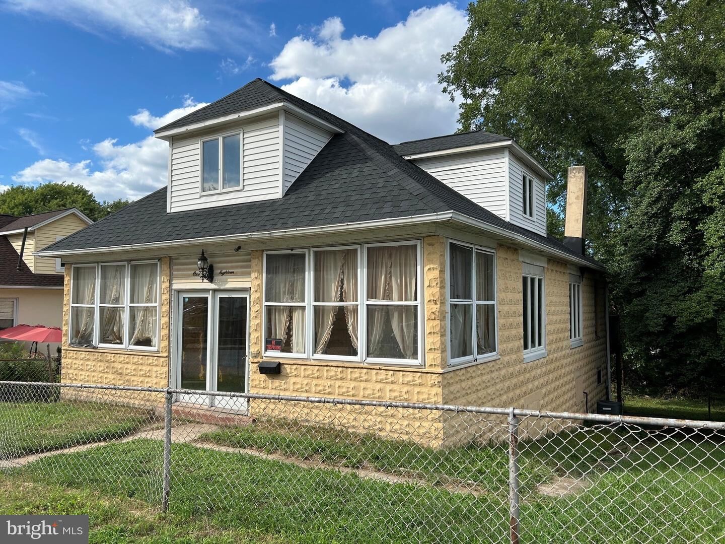 Property Photo:  118 W Edgevale Road  MD 21225 