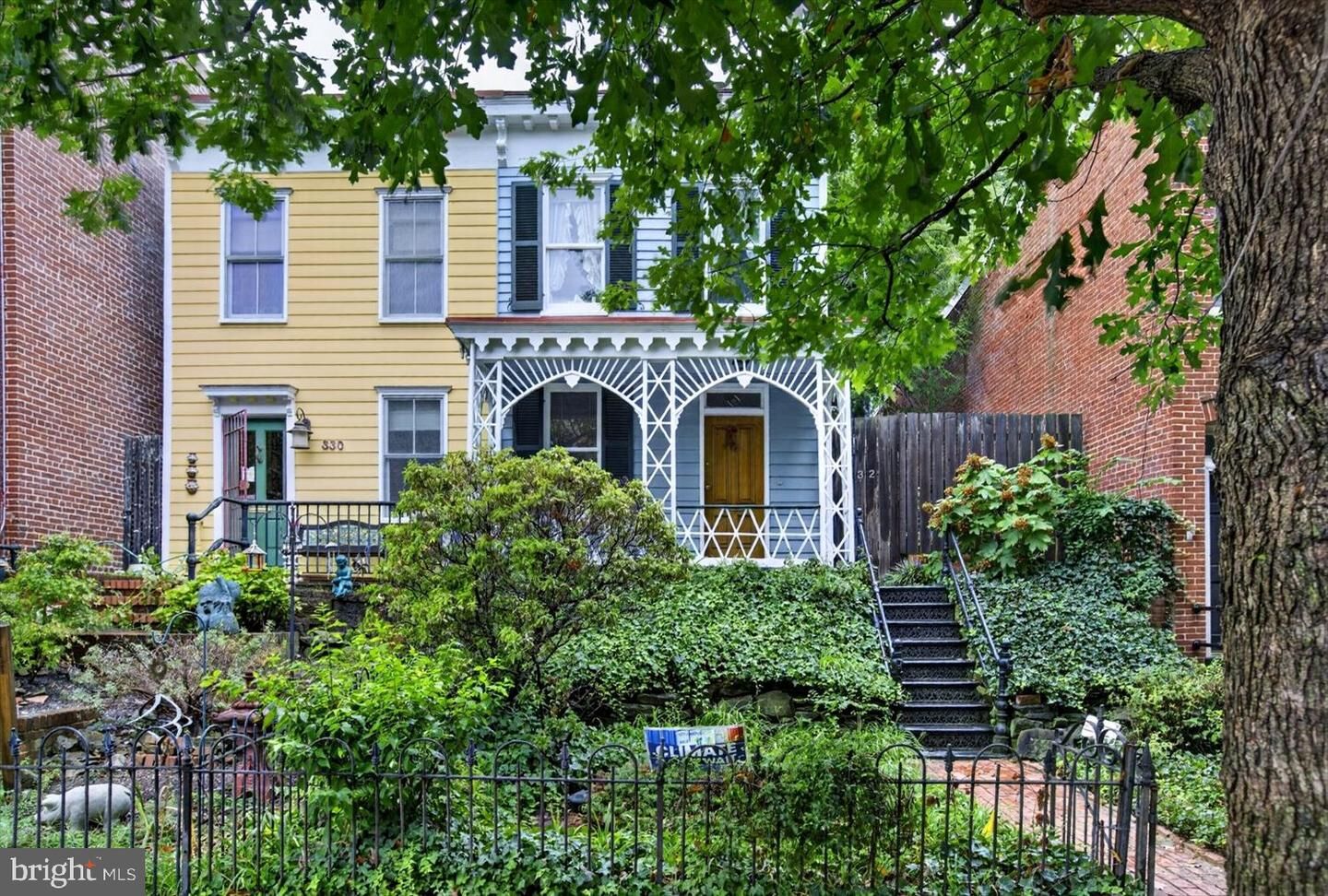 Property Photo:  332 8th Street SE  DC 20003 