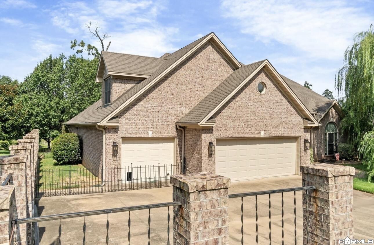 Property Photo: 7225 E Worth Avenue AR 72019