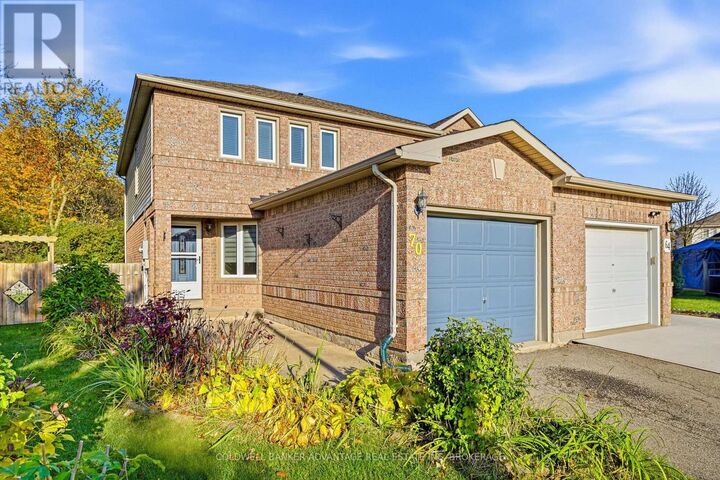 Property Photo:  70 Jefferson Court West  ON L3C 7G5 