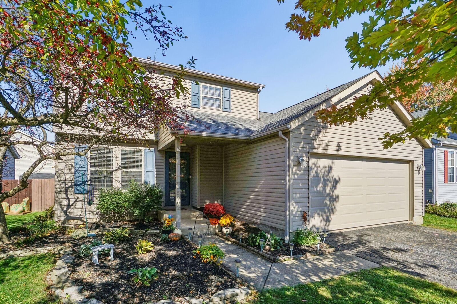 Property Photo:  5962 Buechler Bend  OH 43228 