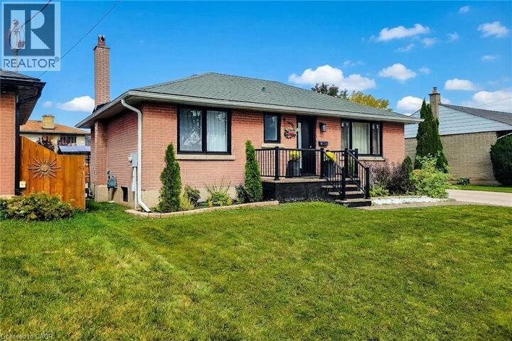 Property Photo:  8 Albemarle Street  ON N3S 4N2 