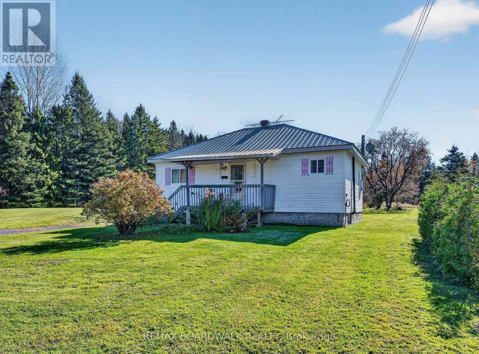 Property Photo:  637 Route 400 East  ON K0A 1M0 
