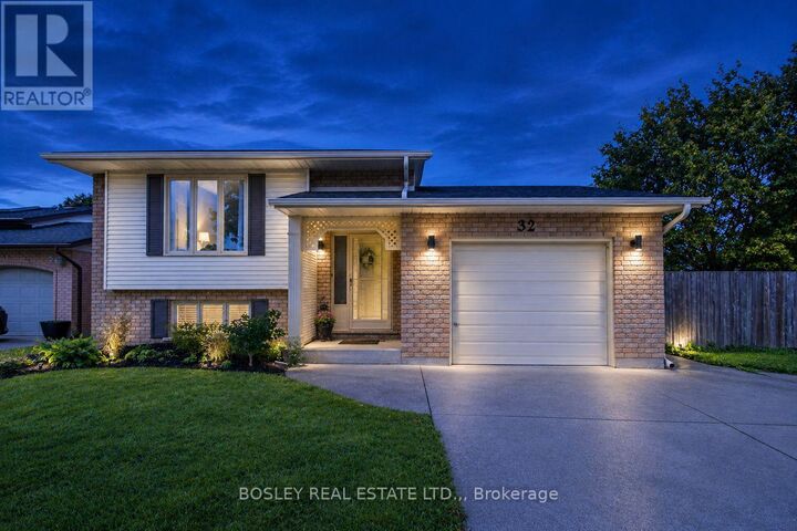 Property Photo:  32 Crestcombe Road  ON L2S 2J4 