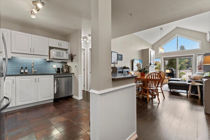 Property Photo:  33478 Roberts Avenue 417  BC V2S 8E1 
