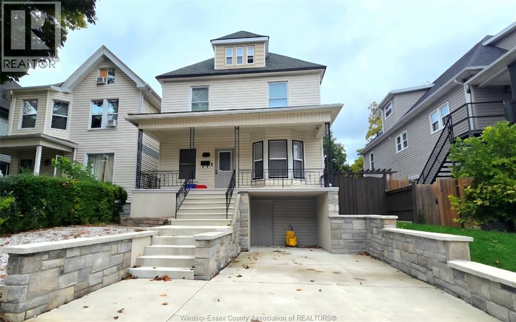 Property Photo:  816 Dougall Avenue  ON N9A 4R1 
