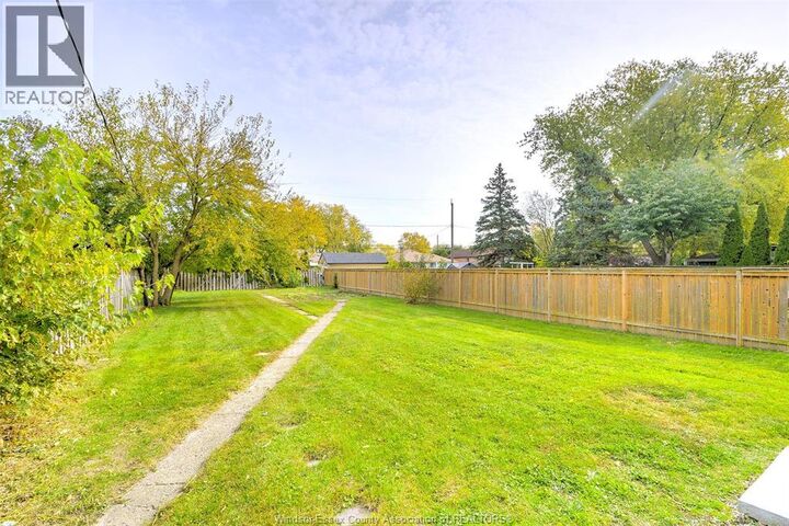 Property Photo:  576 Elinor  ON N8P 1E4 