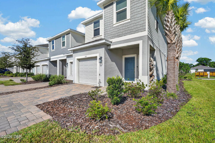 Property Photo:  205 River Front Way  FL 32141 