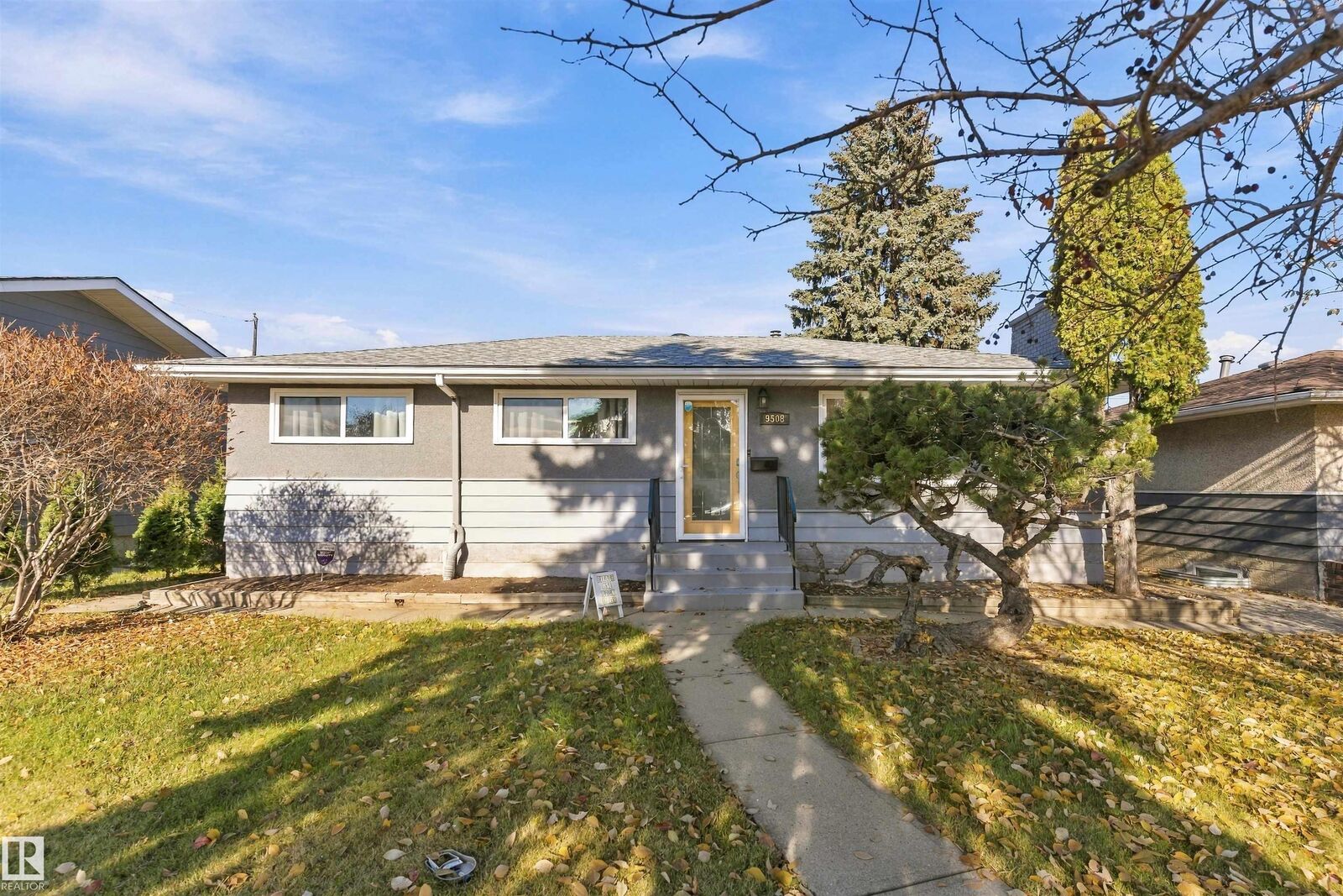 Property Photo:  9508 129A Avenue NW  AB T5E 0N8 