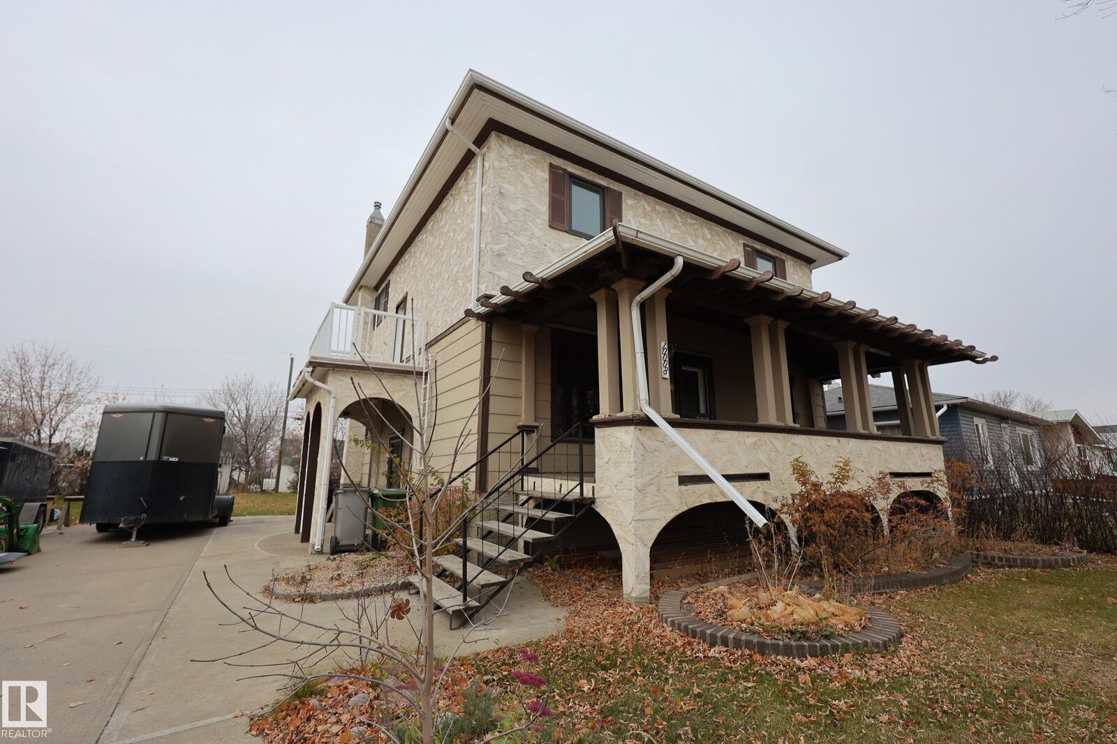 Property Photo:  10008 104 Street  AB T8R 1A5 