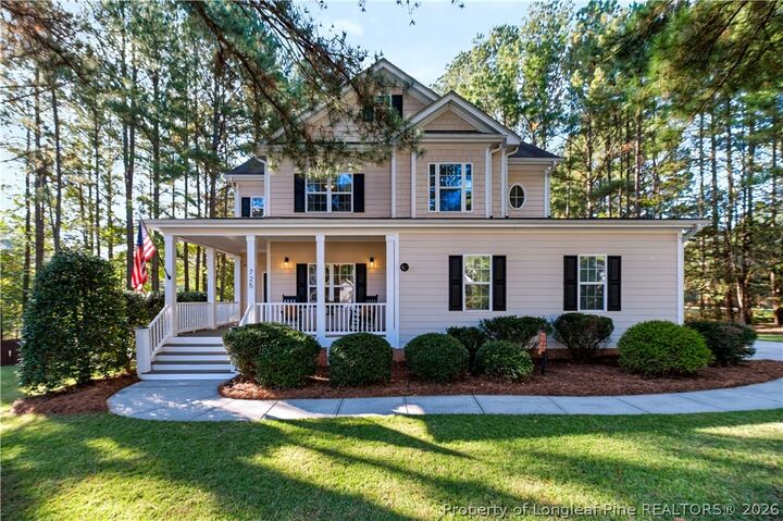 Property Photo: 725 Creekside Drive NC 27330
