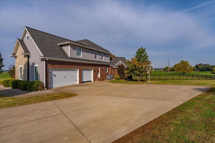 Property Photo: 3764 Tupelo Court KY 42420