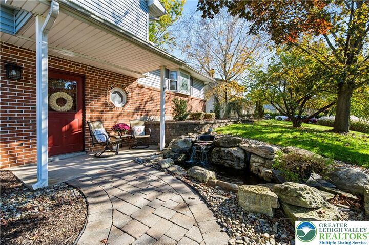 Property Photo: 462 Larch Lane PA 18064