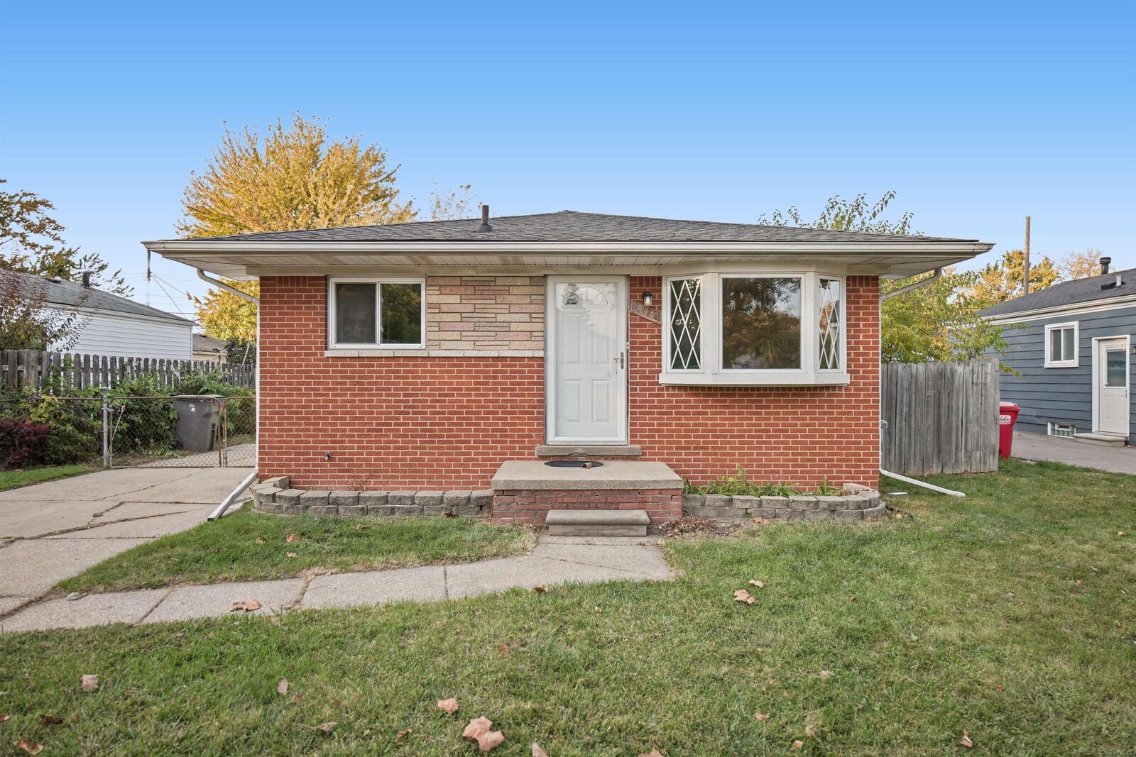 Property Photo:  19741 Broadacres St Street  MI 48035 