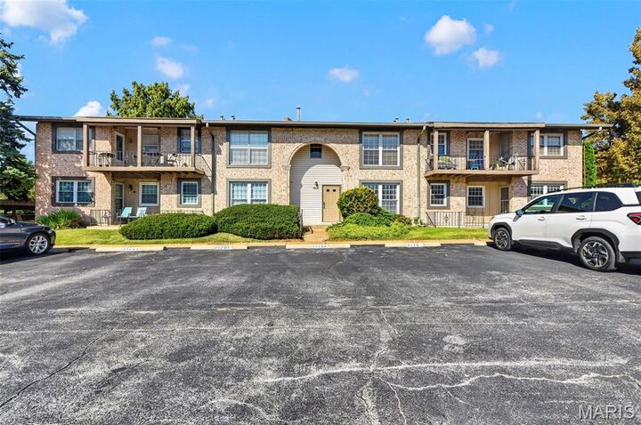 Property Photo:  3170 Leisurewood Court B  MO 63033 