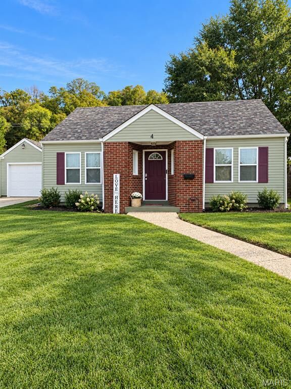 Property Photo:  4 Godier Drive  IL 62203 