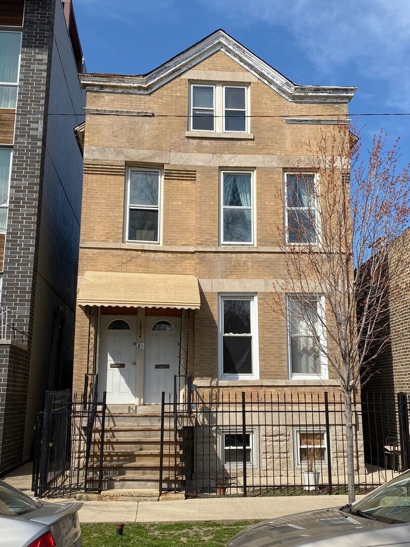 Property Photo:  1814 W Haddon Avenue  IL 60622 