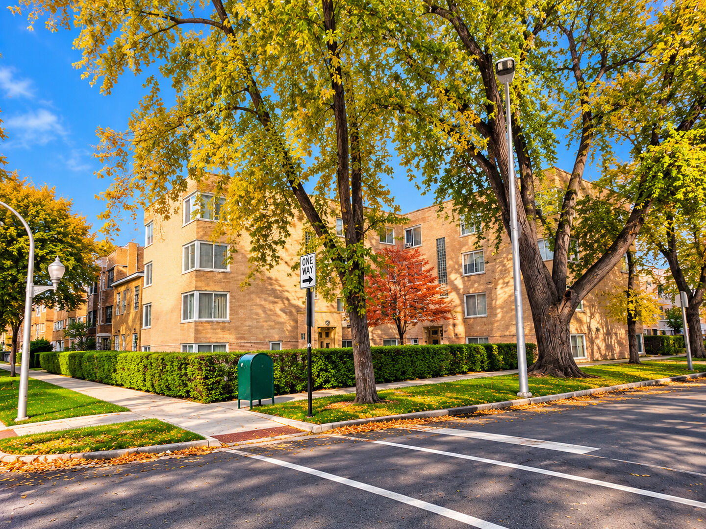 Property Photo: 6303 N Troy Street 2 IL 60659