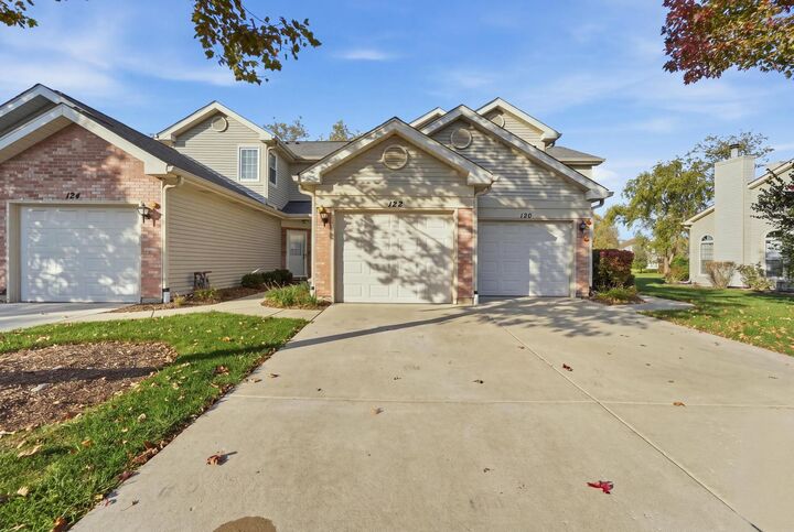 Property Photo:  122 Golfview Drive Na  IL 60139 