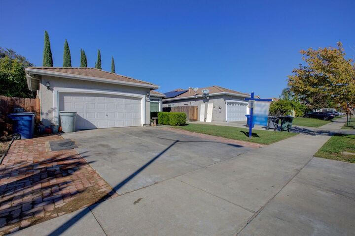 Property Photo: 417 Halley Avenue CA 95341