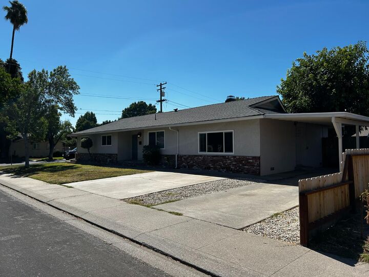 Property Photo:  916 Ventura Drive  CA 95350 