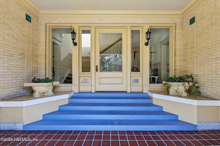 Property Photo:  1615 Riverside Avenue 4  FL 32204 