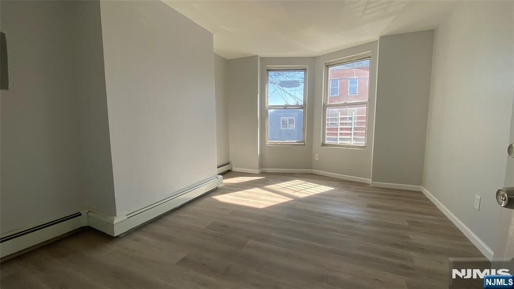Property Photo:  41 Halstead Street 2L  NJ 07032 
