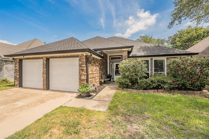 Property Photo: 9948 Pack Saddle Trail TX 76108