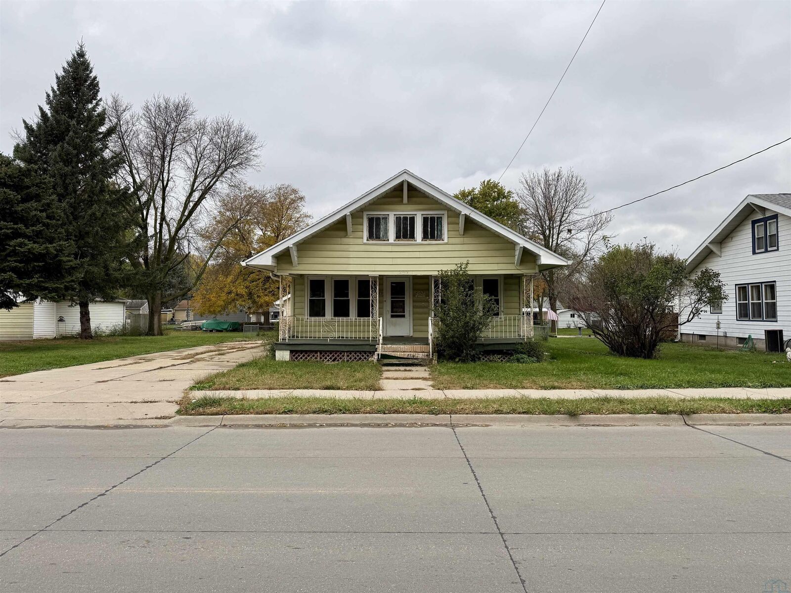 Property Photo: 2415 Myrtle IA 51104