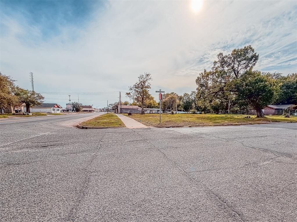 Property Photo: 320 N 1st Street OK 73005