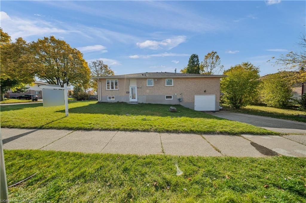 Property Photo: 797 Doon Village Road ON N2P 1A1