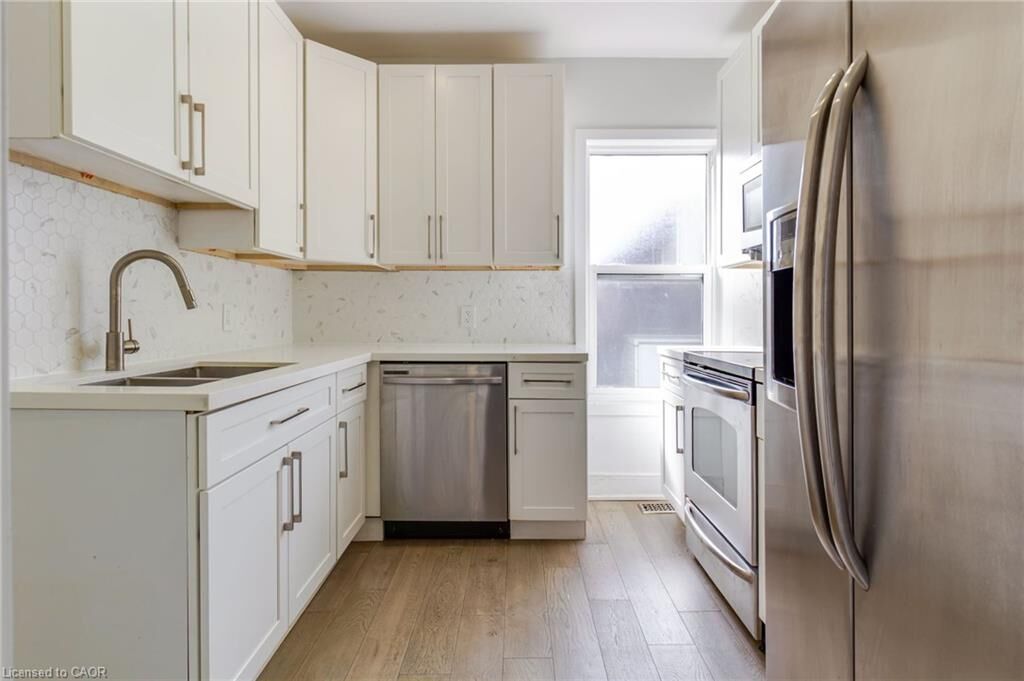 Property Photo:  734 Cannon Street E 2  ON L8L 2G9 