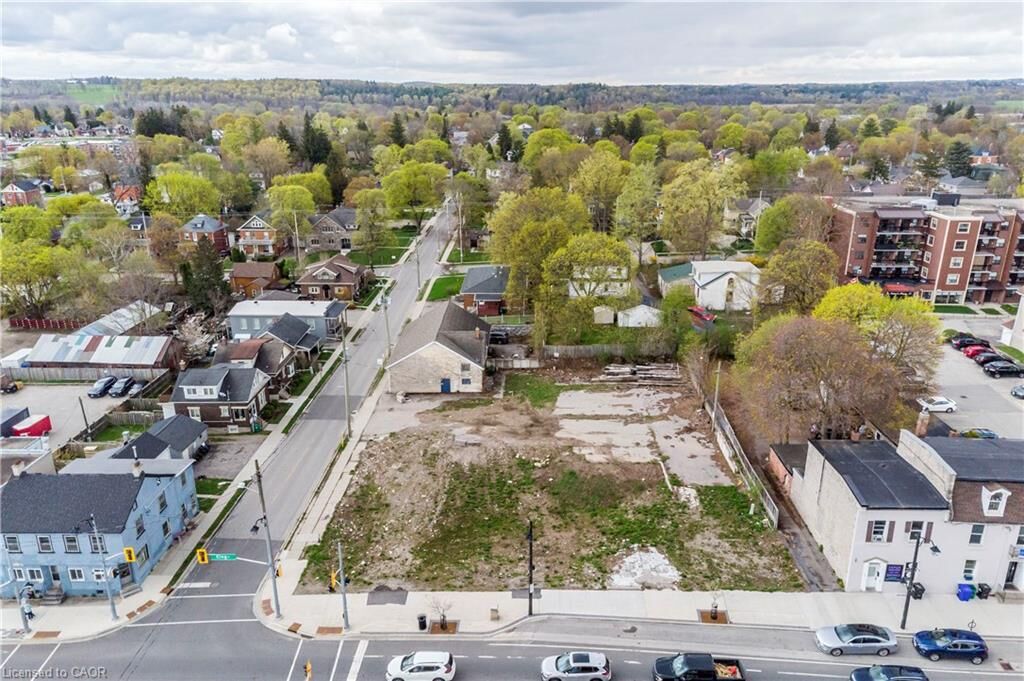 Property Photo:  868 King Street E  ON N3H 3P2 