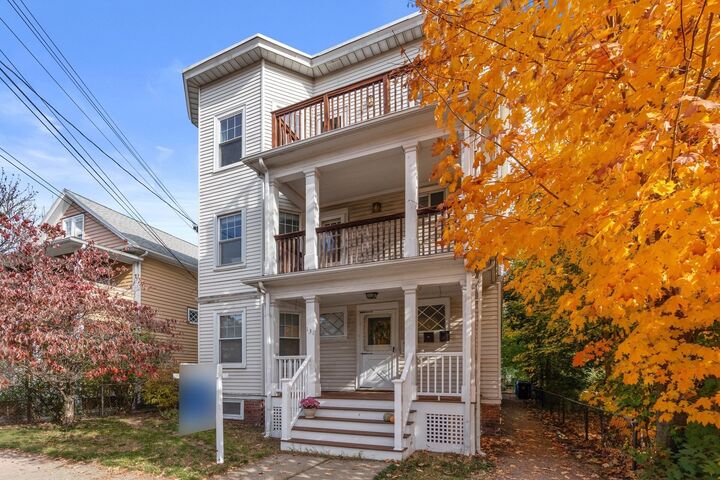 Property Photo:  131 Warren Street 2  MA 02476 