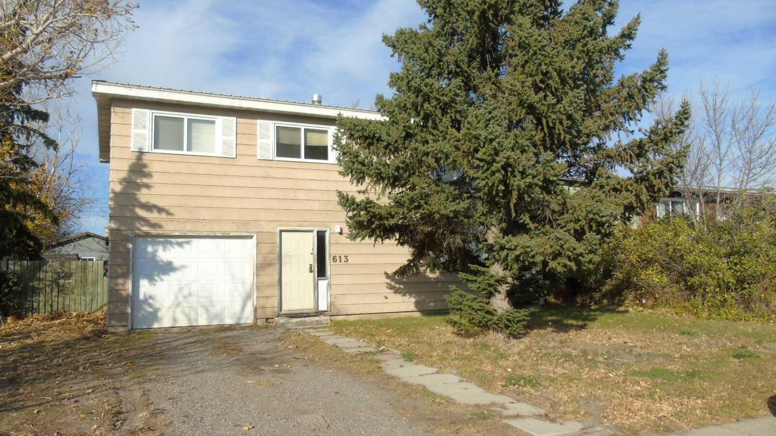 Property Photo: 613 10 Street AB T0L 0Z0