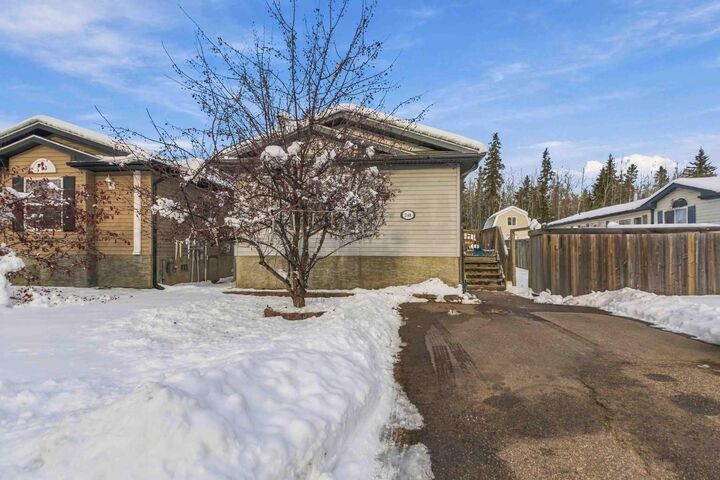 Property Photo:  148 Ash Way  AB T9K 0E2 