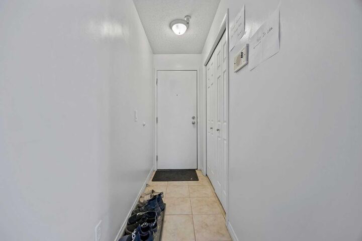 Property Photo:  1919 17 Avenue SW 207  AB T2T 0E9 