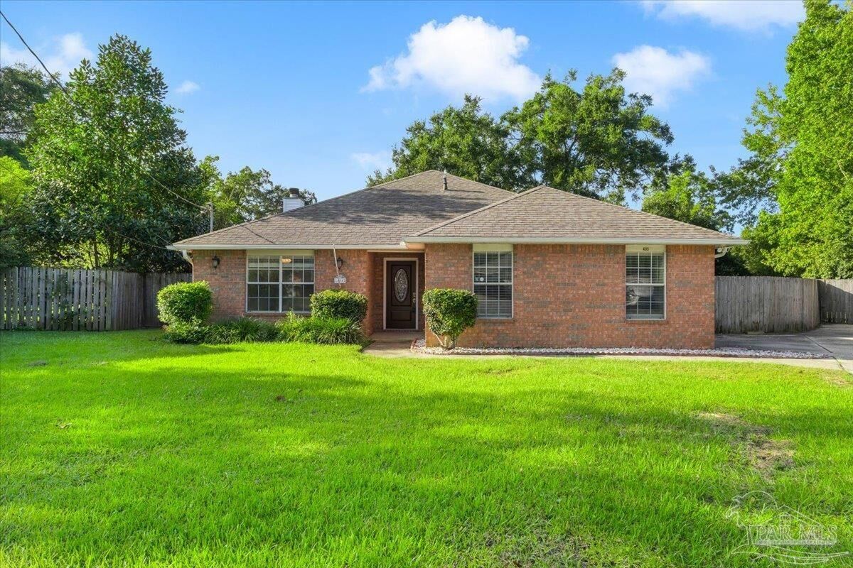 Property Photo:  405 Strandview Dr  FL 32534 