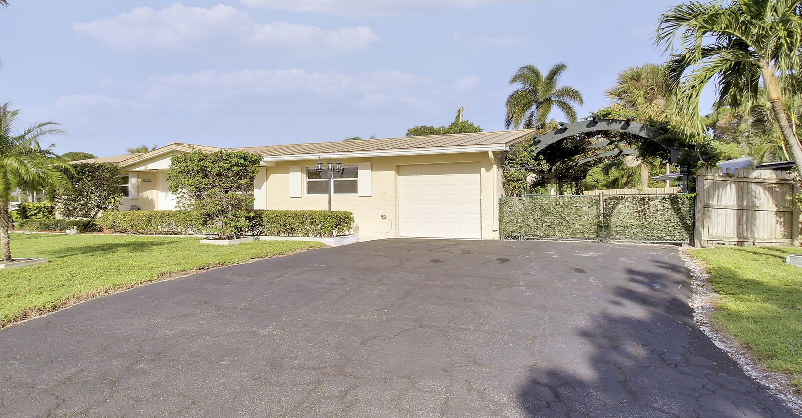 Property Photo:  4227 Crestdale Street  FL 33410 