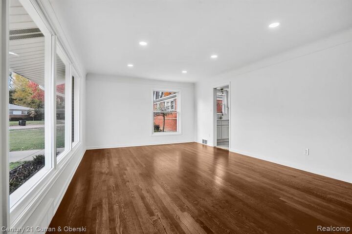 Property Photo: 35488 Hathaway Street MI 48150