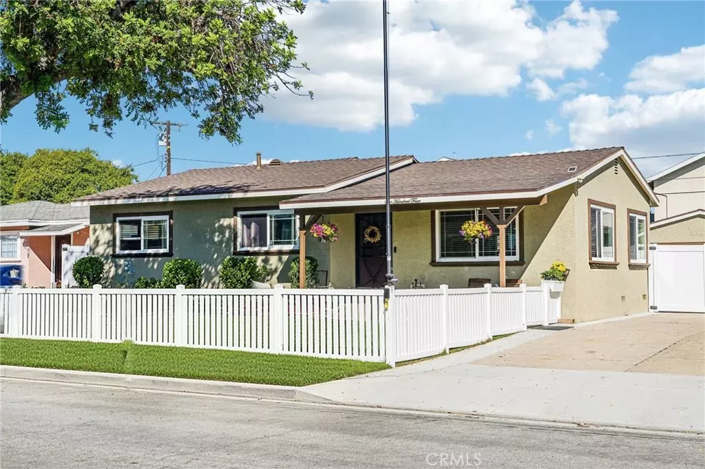Property Photo: 604 Knowell CA 92627