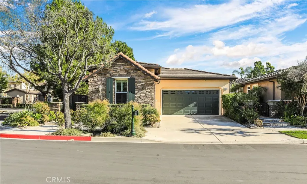 Property Photo:  20 Whitford  CA 92602 