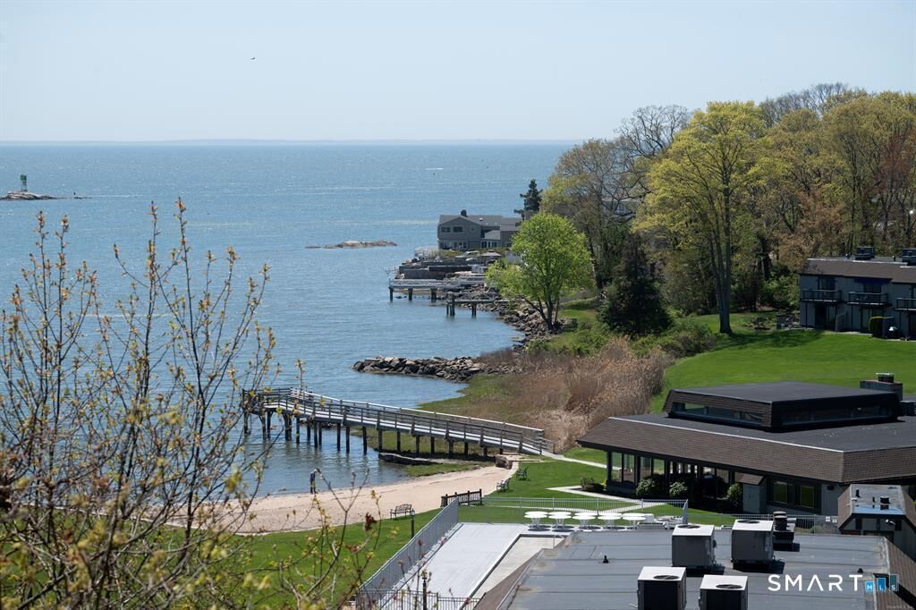 Property Photo:  12 Harbour Village  CT 06405 