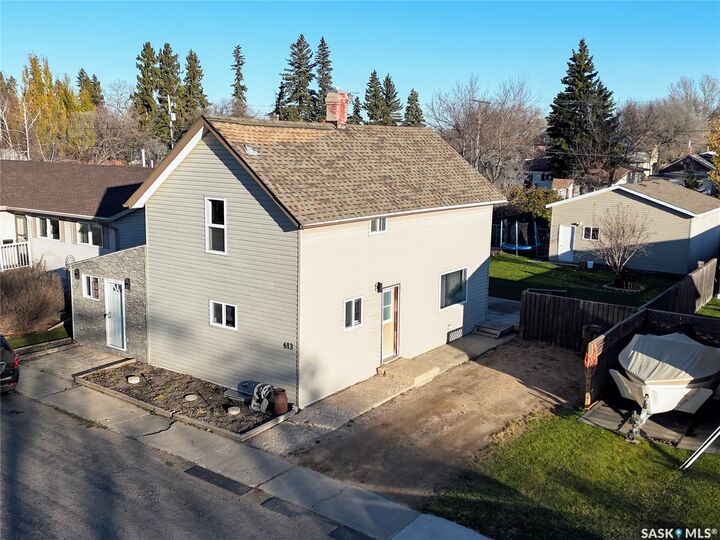 Property Photo:  613 Kirby Street  SK S0K 0S0 