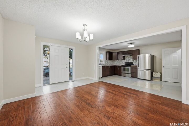 Property Photo: 3817 Diefenbaker Drive SK S7L 5C6
