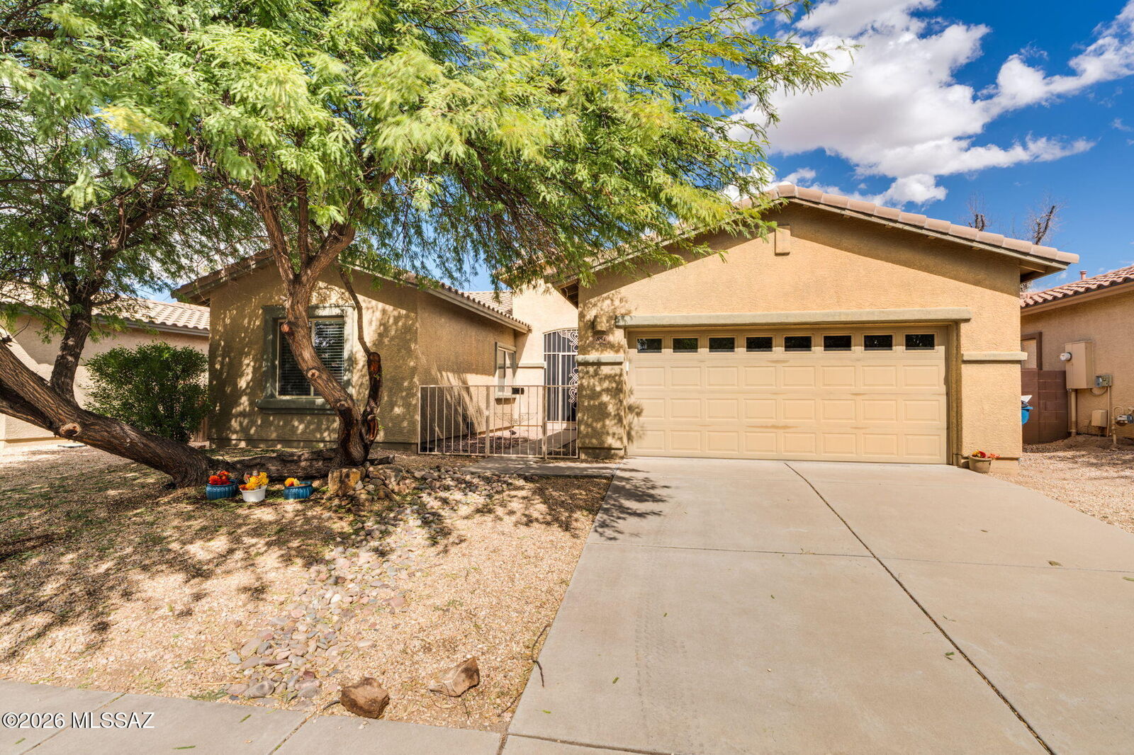 Property Photo:  851 E Gunsight Mountain Place  AZ 85629 