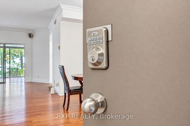Property Photo:  249 Major Mackenzie Drive E 104  ON L4C 9M8 