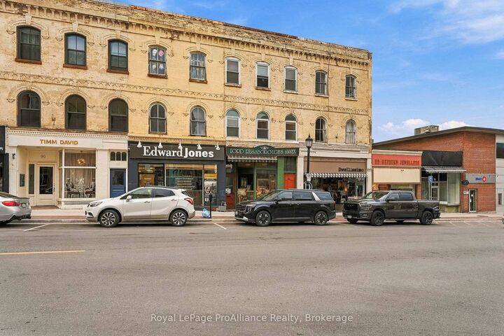Property Photo:  80 Walton Street 2  ON L1A 1N3 
