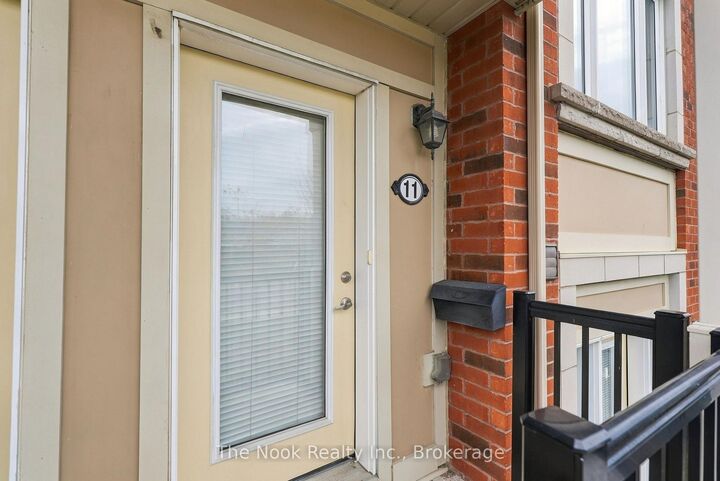 Property Photo:  250 Sunny Meadow Boulevard 11  ON L6R 3Y6 