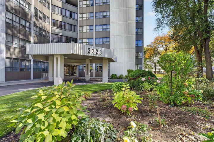 Property Photo:  2323 Confederation Parkway 1101  ON L5B 1R6 